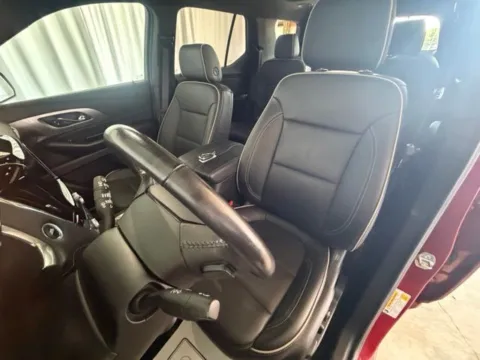 More photos of 2022 Chevrolet Traverse Premier at Dale Howard Auto Center of Waverly, IA
