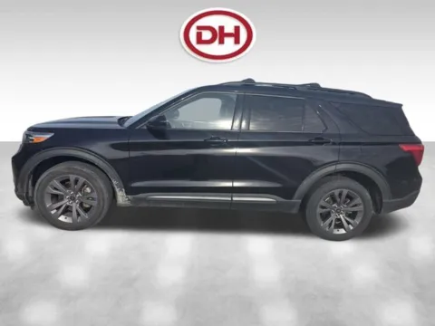 More photos of 2022 Ford Explorer XLT at Dale Howard Auto Center of Waverly, IA