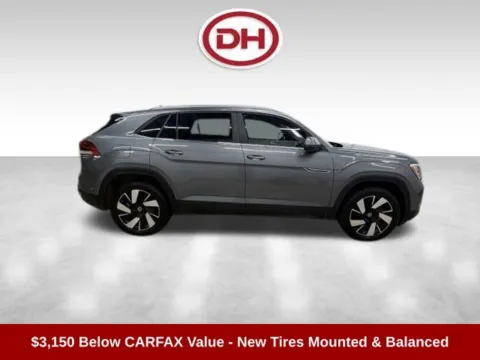 Photos of 2024 Volkswagen Atlas Cross Sport 2.0T SE w/Technology for sale in Waverly, IA at Dale Howard Auto Center of Waverly