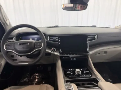 More photos of 2024 Jeep Wagoneer Series III at Dale Howard Auto Center of Waverly, IA