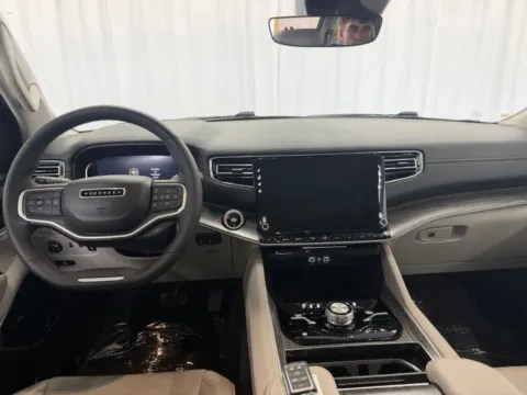More photos of 2024 Jeep Wagoneer Series III at Dale Howard Auto Center of Waverly, IA
