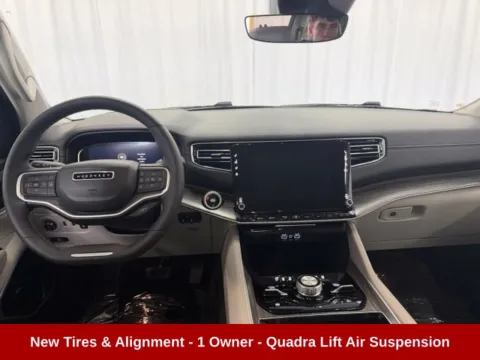 More photos of 2024 Jeep Wagoneer Series III at Dale Howard Auto Center of Waverly, IA