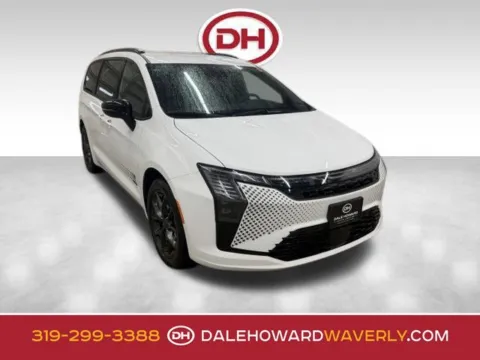 White 2027 Chrysler Pacifica Select for sale in Waverly, IA