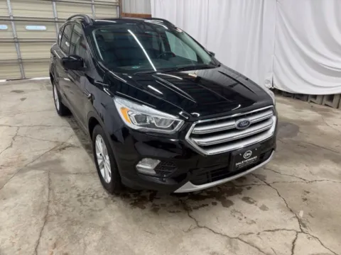 Black 2017 Ford Escape SE for sale in Waverly, IA