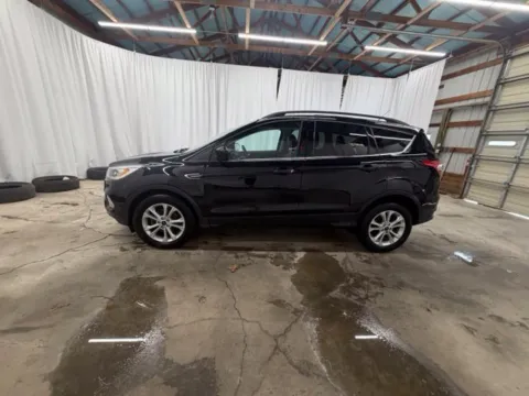 More photos of 2017 Ford Escape SE at Dale Howard Auto Center of Waverly, IA