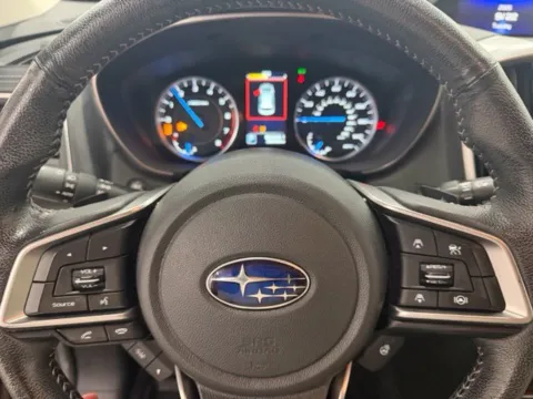 More photos of 2022 Subaru Ascent Limited at Dale Howard Auto Center of Waverly, IA