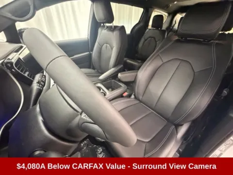 More photos of 2026 Chrysler Pacifica Select at Dale Howard Auto Center of Waverly, IA