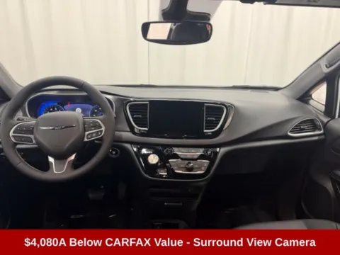 More photos of 2026 Chrysler Pacifica Select at Dale Howard Auto Center of Waverly, IA