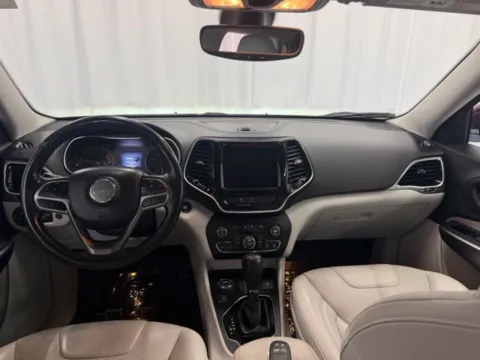 More photos of 2019 Jeep Cherokee Limited at Dale Howard Auto Center of Waverly, IA
