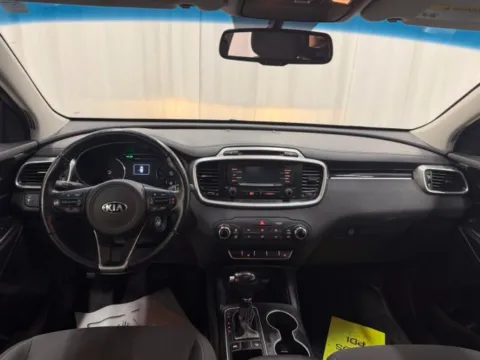 More photos of 2016 Kia Sorento LX at Dale Howard Auto Center of Waverly, IA