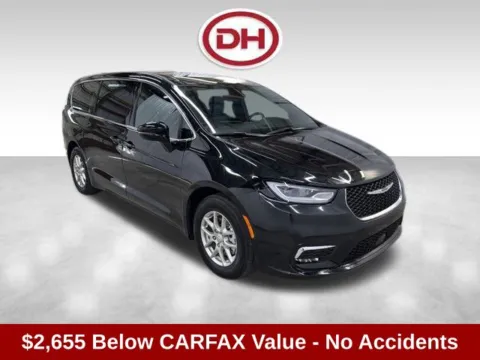 Black 2026 Chrysler Pacifica Select for sale in Waverly, IA