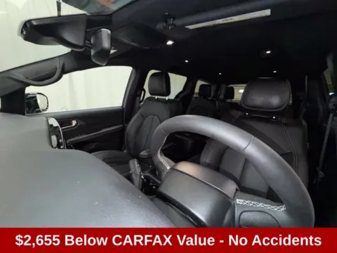 More photos of 2026 Chrysler Pacifica Select at Dale Howard Auto Center of Waverly, IA