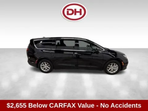 Photos of 2026 Chrysler Pacifica Select for sale in Waverly, IA at Dale Howard Auto Center of Waverly