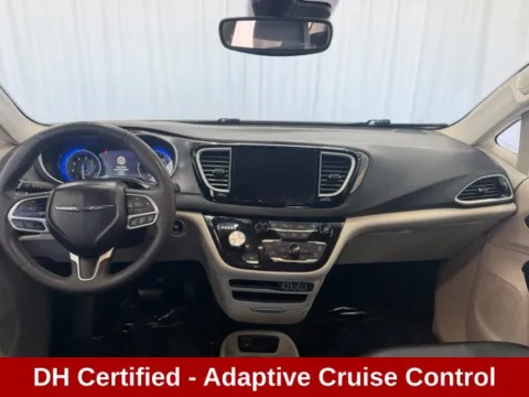 More photos of 2023 Chrysler Pacifica Touring L at Dale Howard Auto Center of Waverly, IA