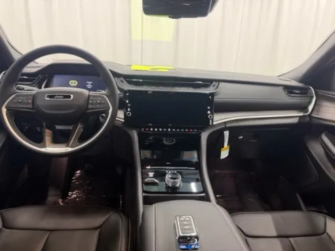 More photos of 2027 Jeep Grand Cherokee Limited at Dale Howard Auto Center of Waverly, IA