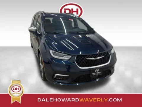 Blue 2024 Chrysler Pacifica Pinnacle for sale in Waverly, IA