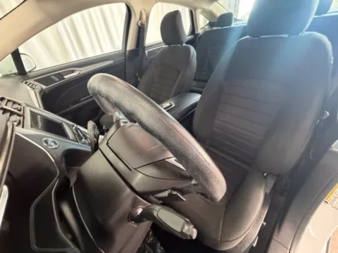 More photos of 2019 Ford Fusion SE at Dale Howard Auto Center of Waverly, IA