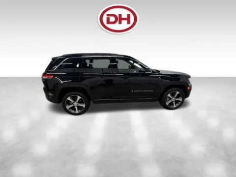 Photos of 2024 Jeep Grand Cherokee Limited for sale in Waverly, IA at Dale Howard Auto Center of Waverly