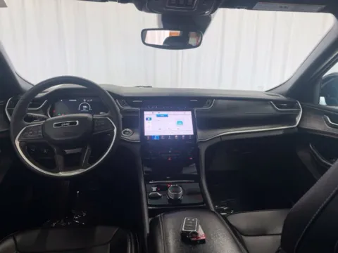 More photos of 2024 Jeep Grand Cherokee Limited at Dale Howard Auto Center of Waverly, IA