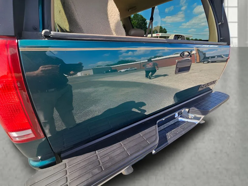 1996 Chevrolet Tahoe - Photo 19