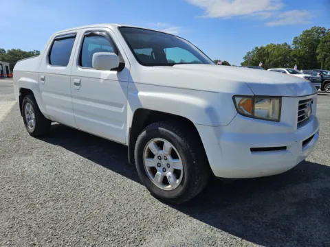 More photos of 2006 Honda Ridgeline RTS at Gaye Chevrolet, NC