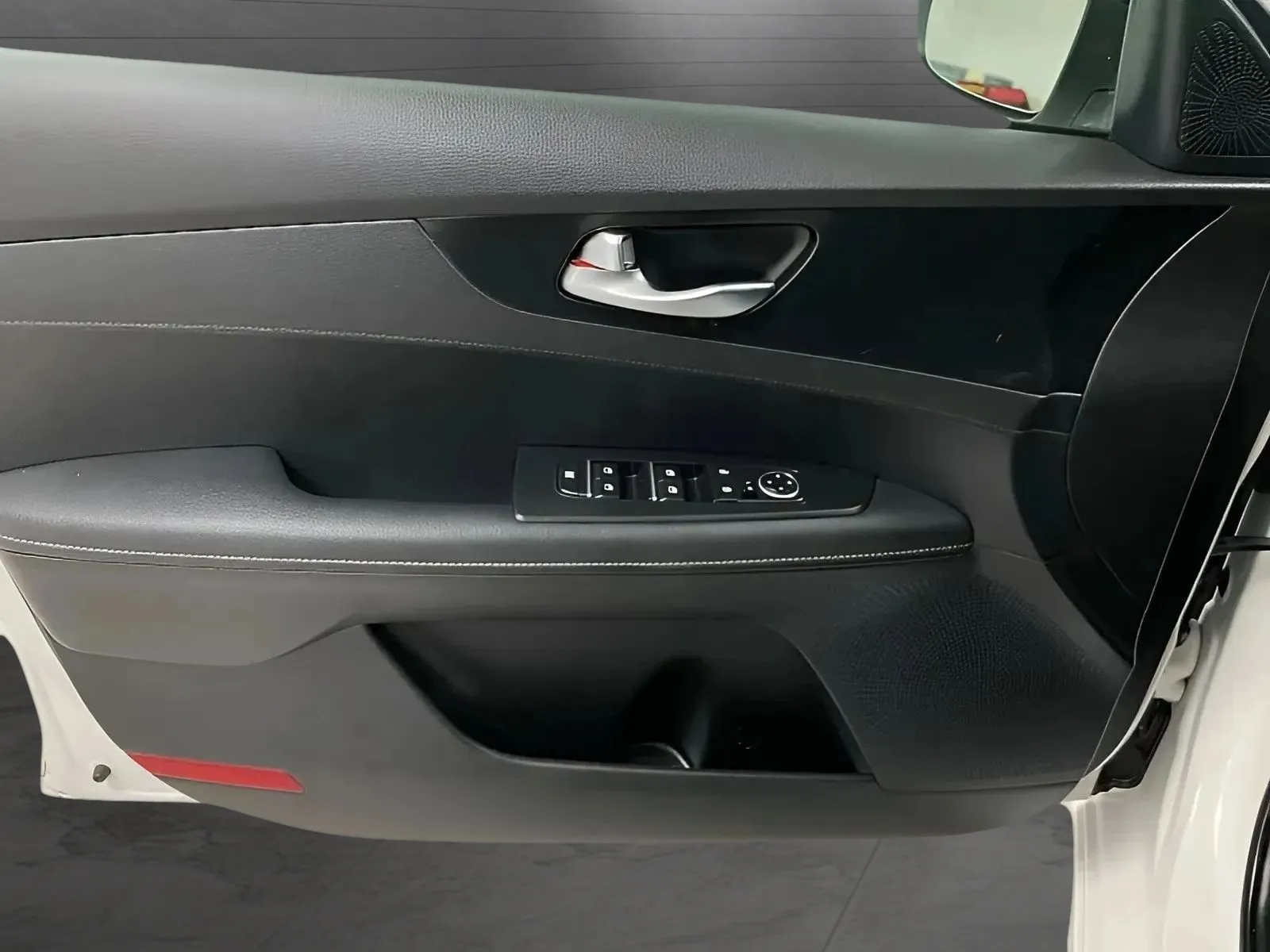2023 Kia Forte GT-Line - Photo 9