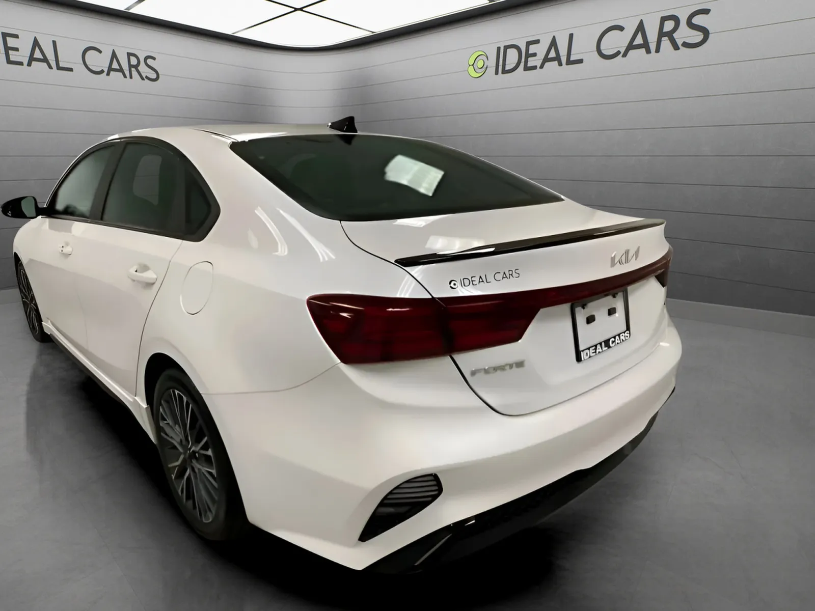 2023 Kia Forte GT-Line - Photo 7