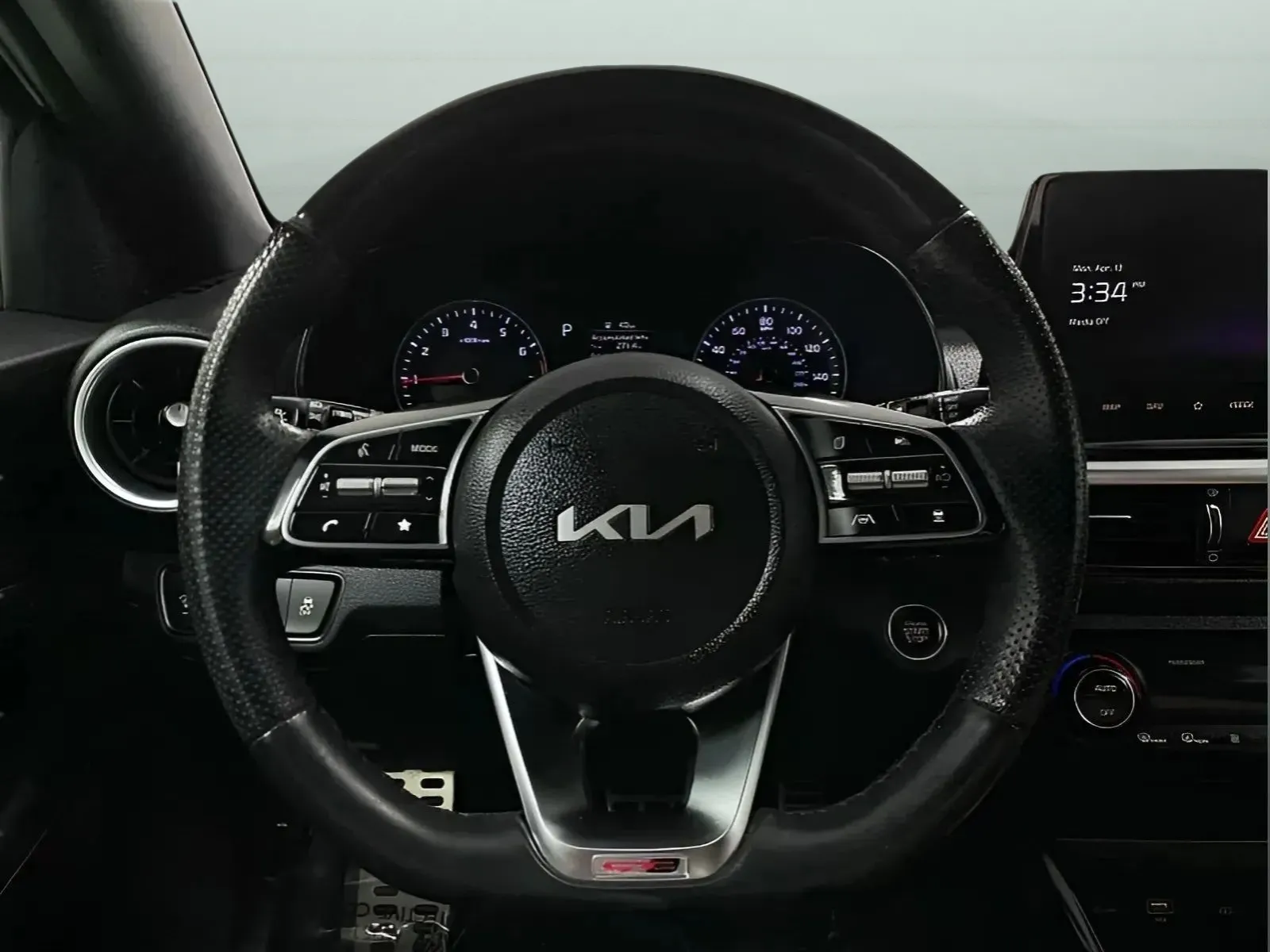 2023 Kia Forte GT-Line - Photo 17