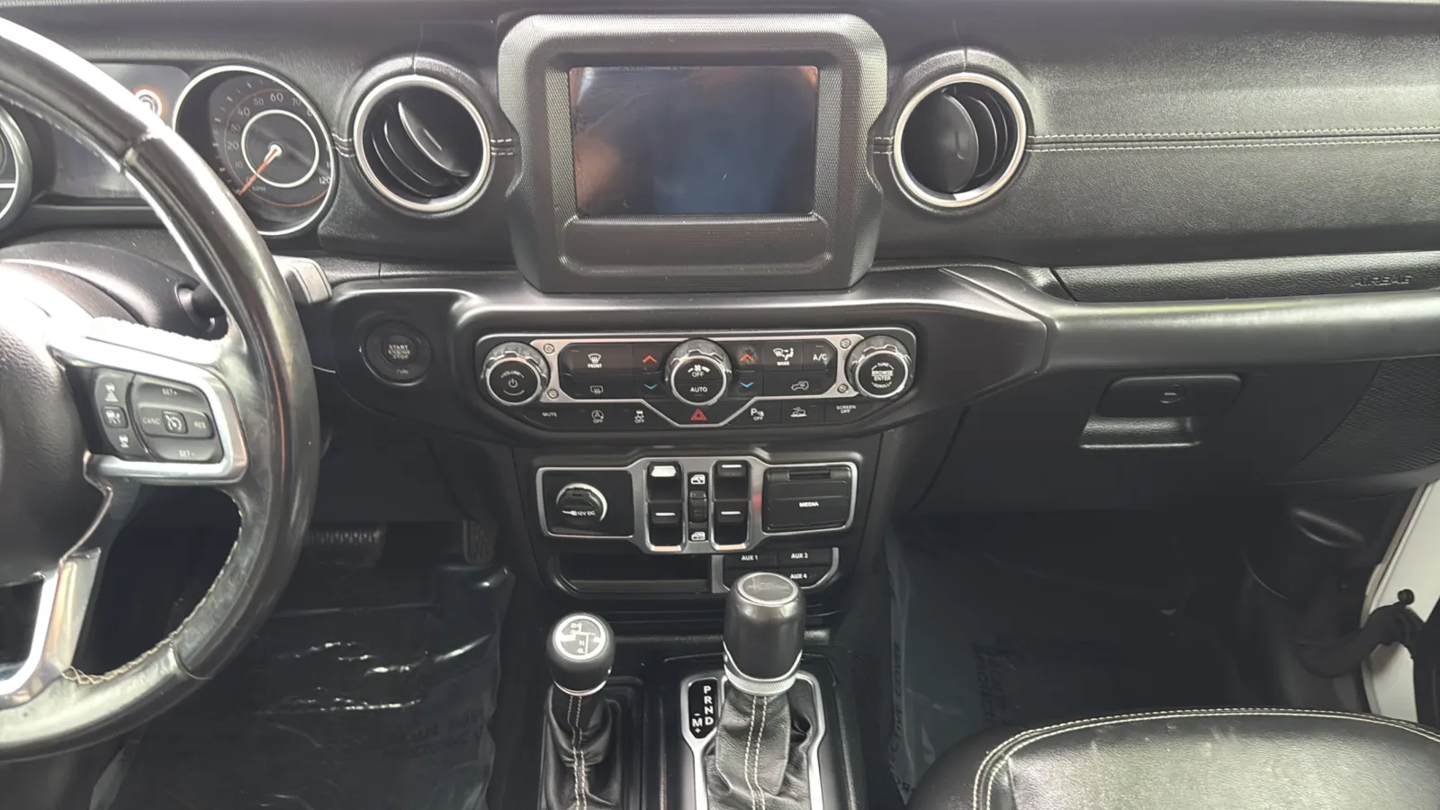 2020 Jeep Gladiator Overland - Photo 16