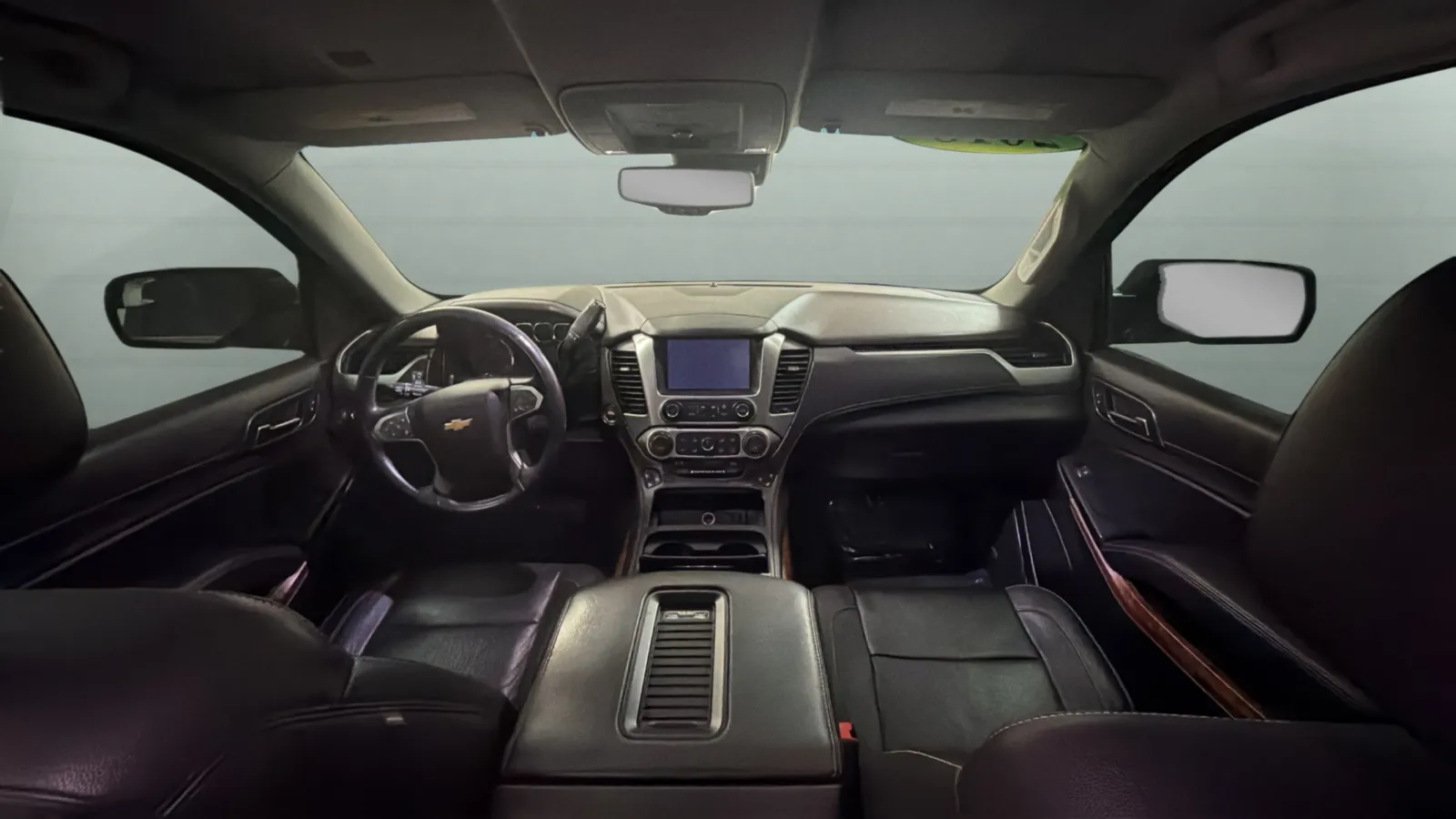 Chevrolet Suburban photo 9