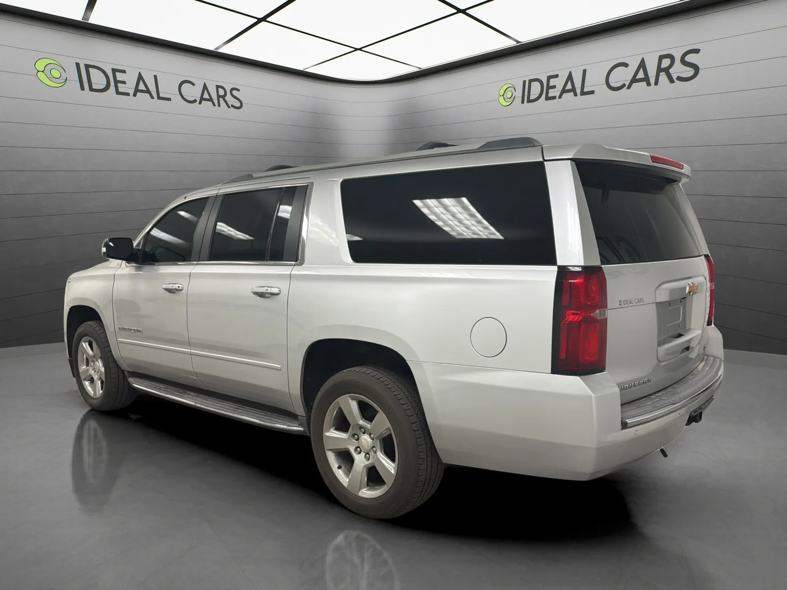 Chevrolet Suburban photo 7