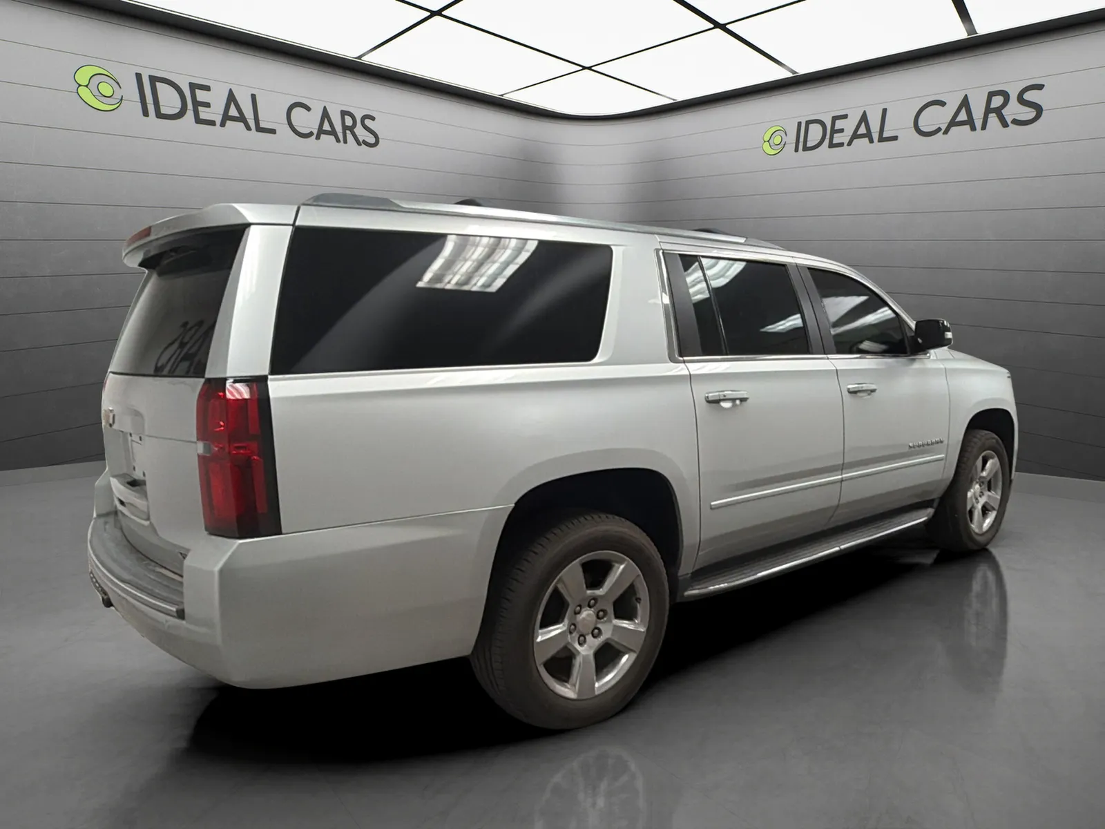 Chevrolet Suburban photo 5