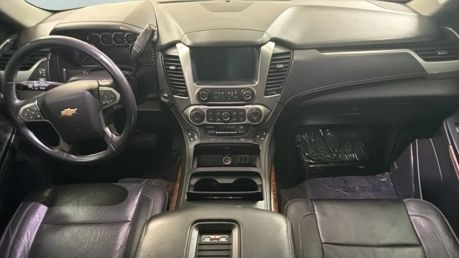Chevrolet Suburban photo 16