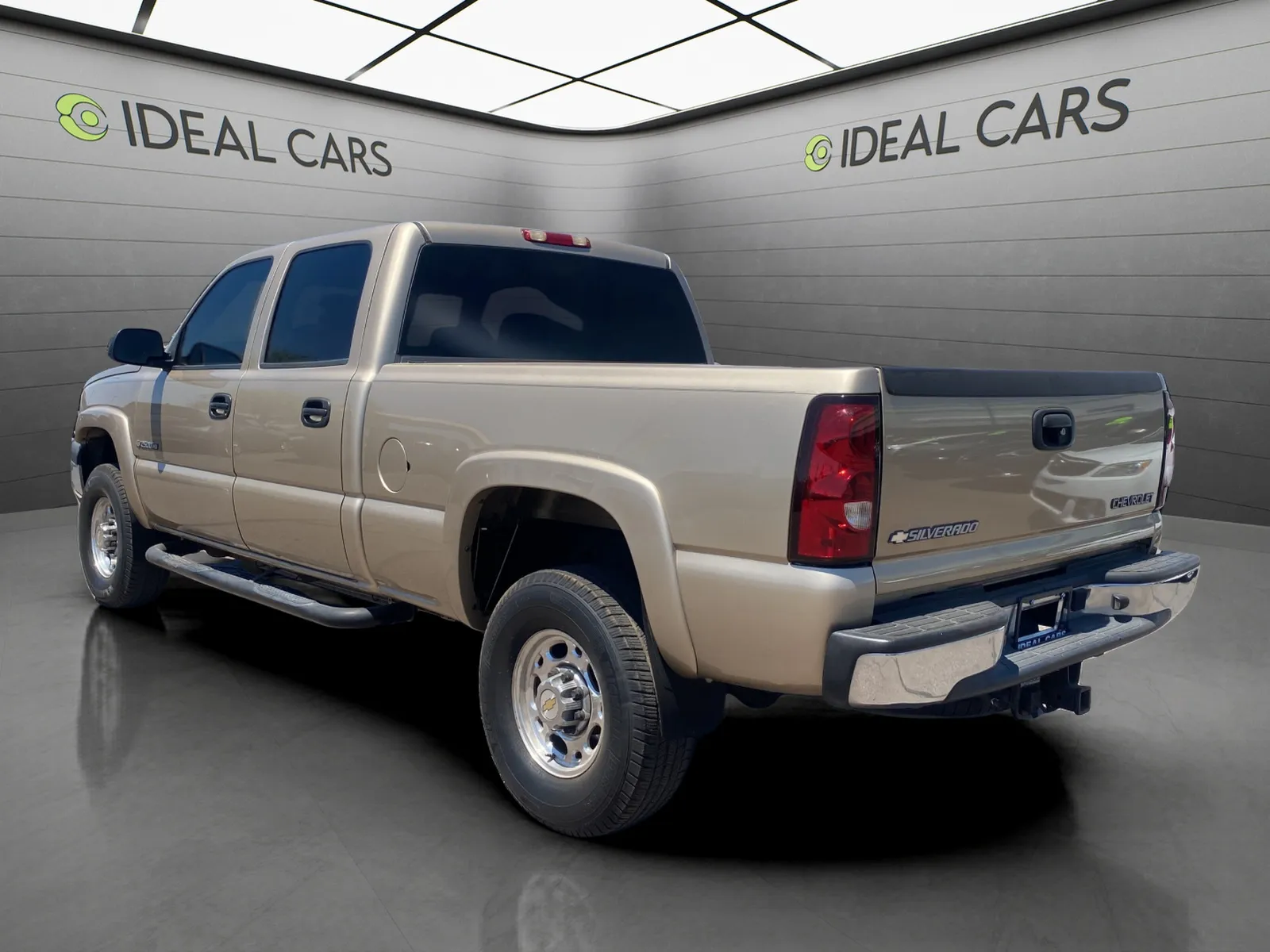 2004 Chevrolet Silverado 2500HD LS - Photo 3