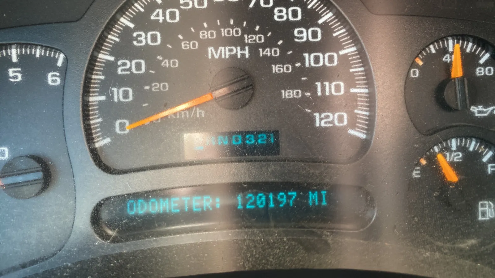 2004 Chevrolet Silverado 2500HD LS - Photo 13