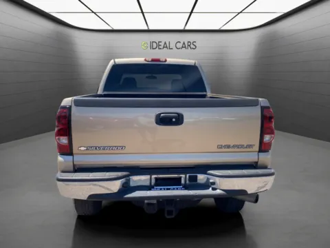 More photos of 2004 Chevrolet Silverado 2500HD LS at Ideal Cars - Broadway, AZ