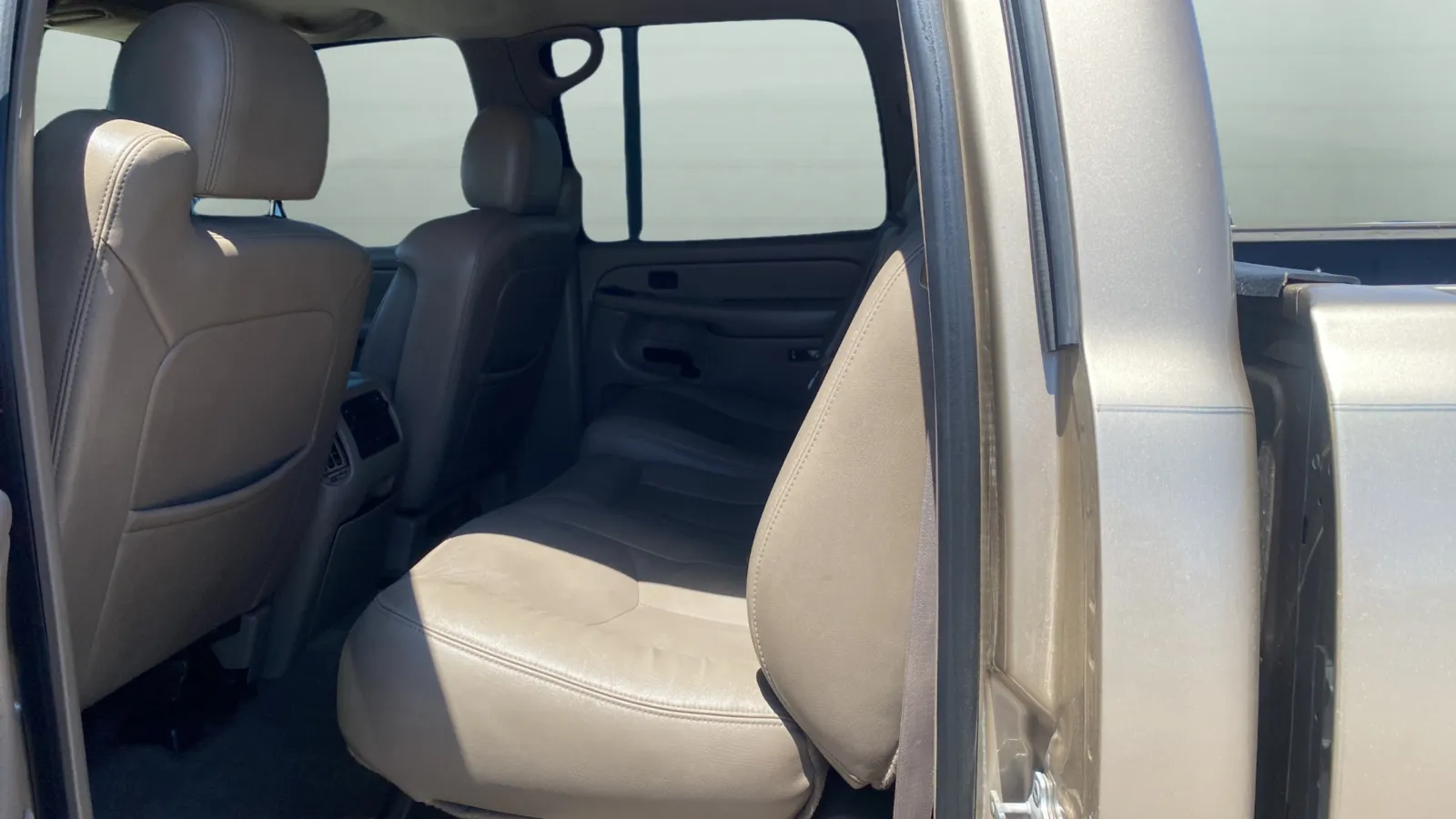 2004 Chevrolet Silverado 2500HD LS - Photo 21