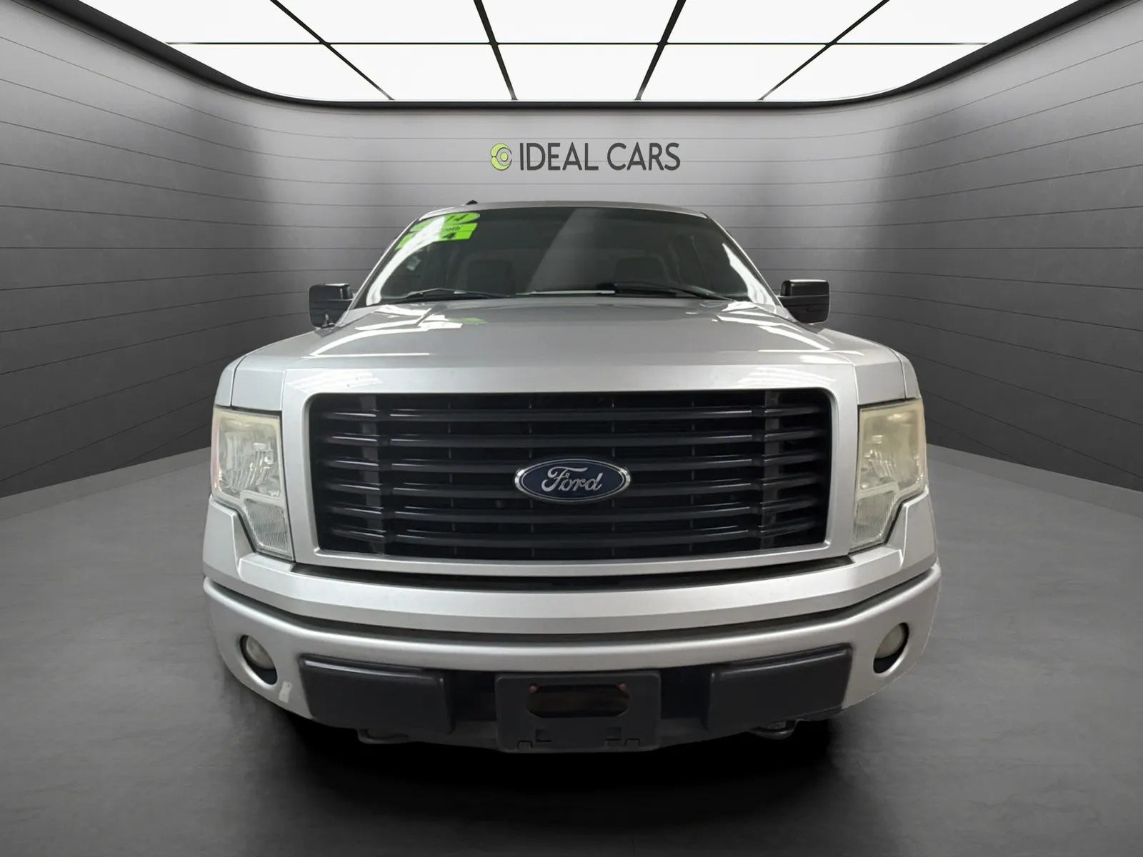 Ford F-150 photo 2
