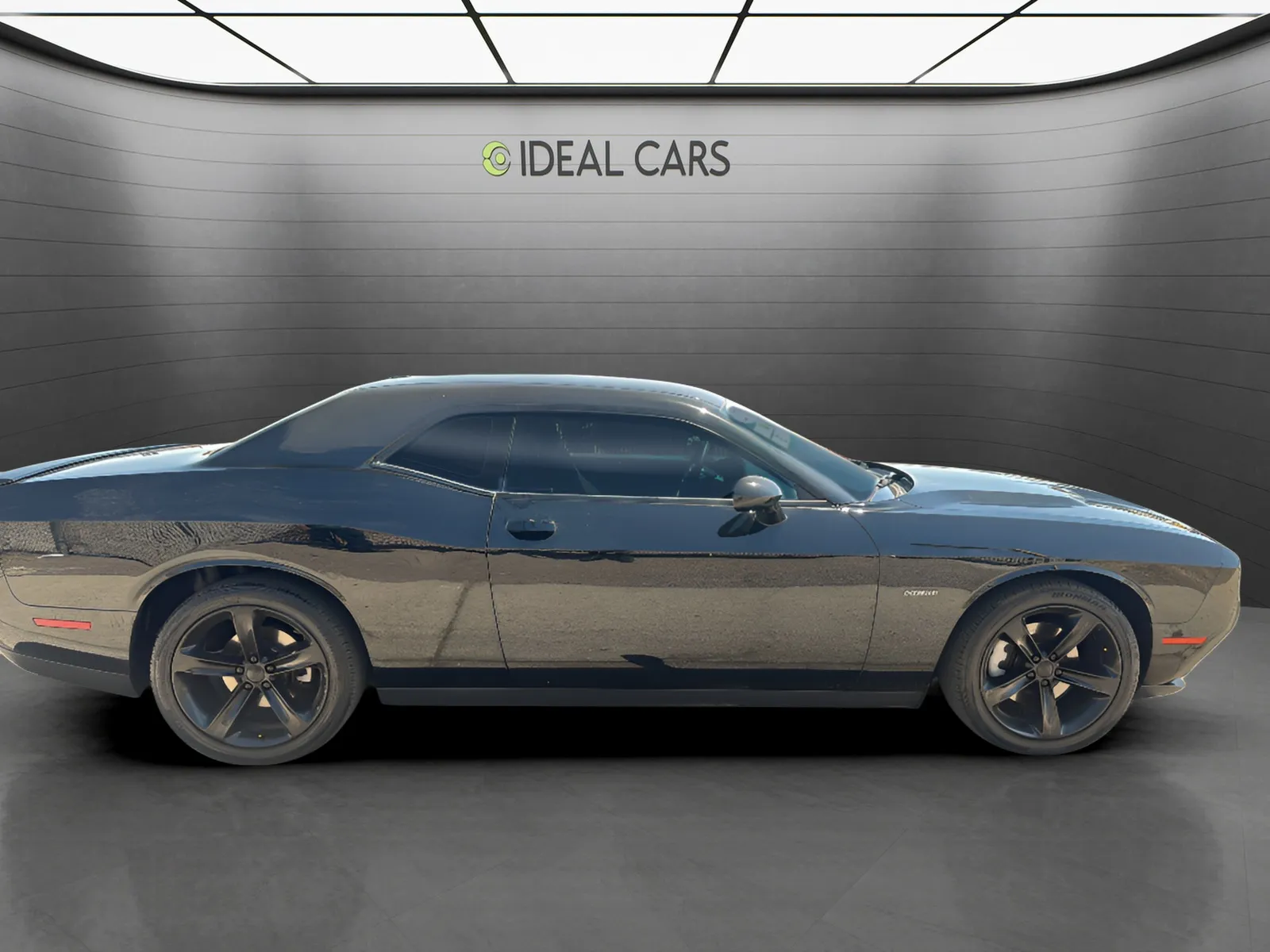Dodge Challenger photo 4
