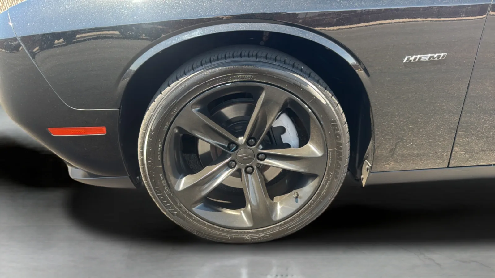 Dodge Challenger photo 32