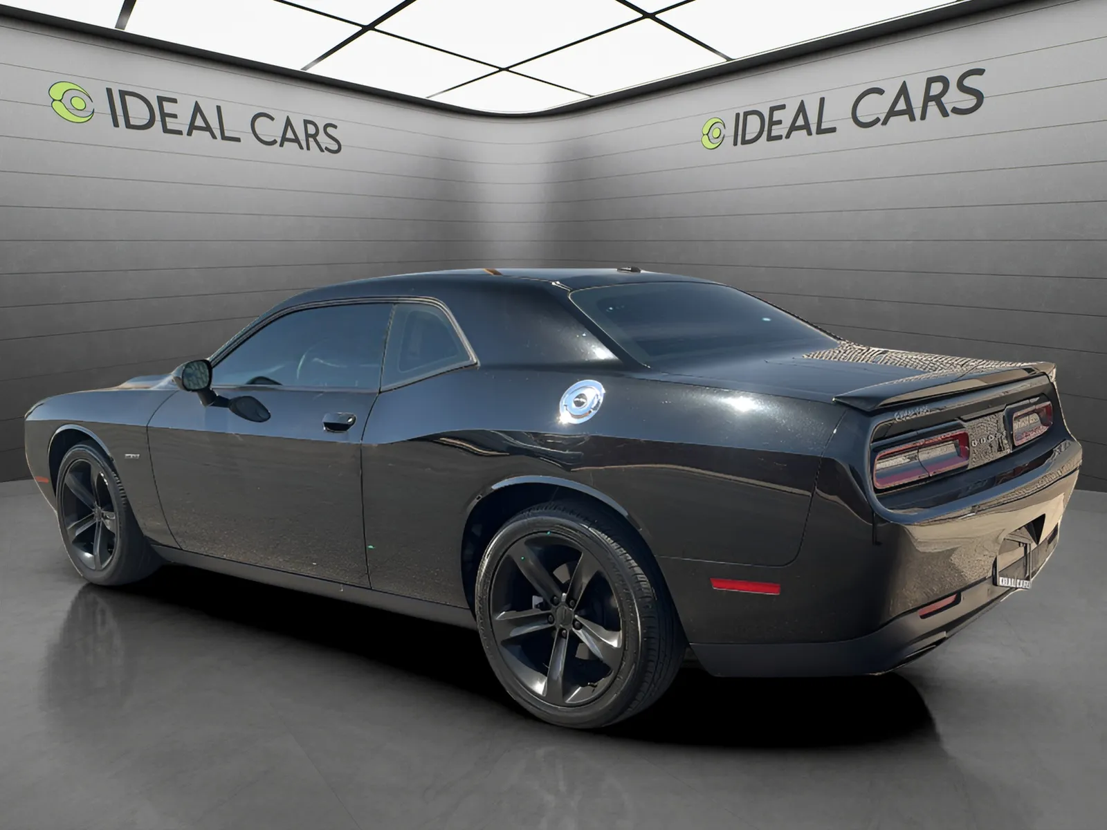Dodge Challenger photo 7
