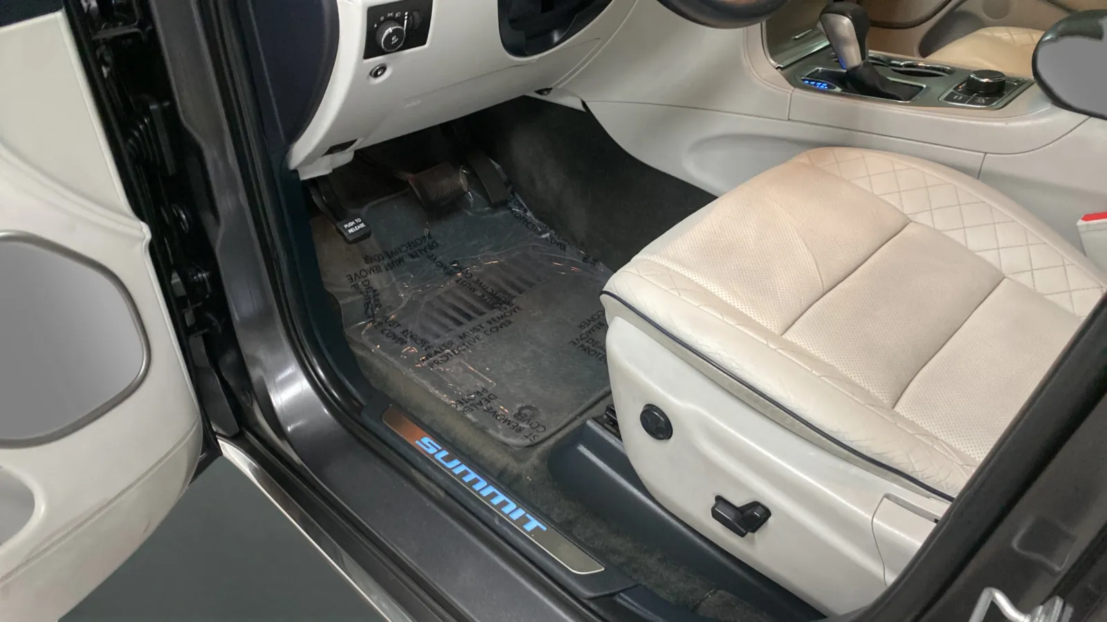 Jeep Grand Cherokee photo 25