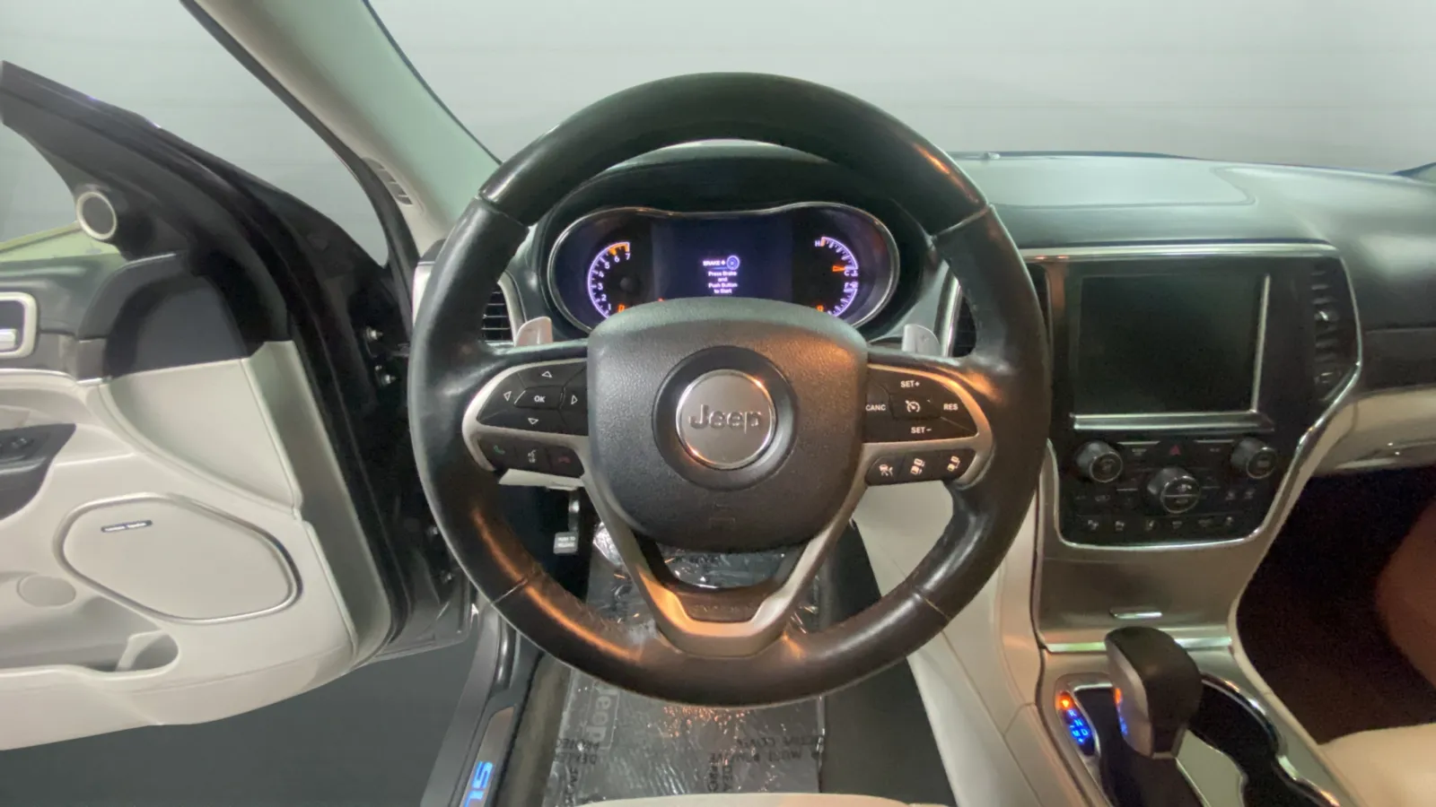 Jeep Grand Cherokee photo 21
