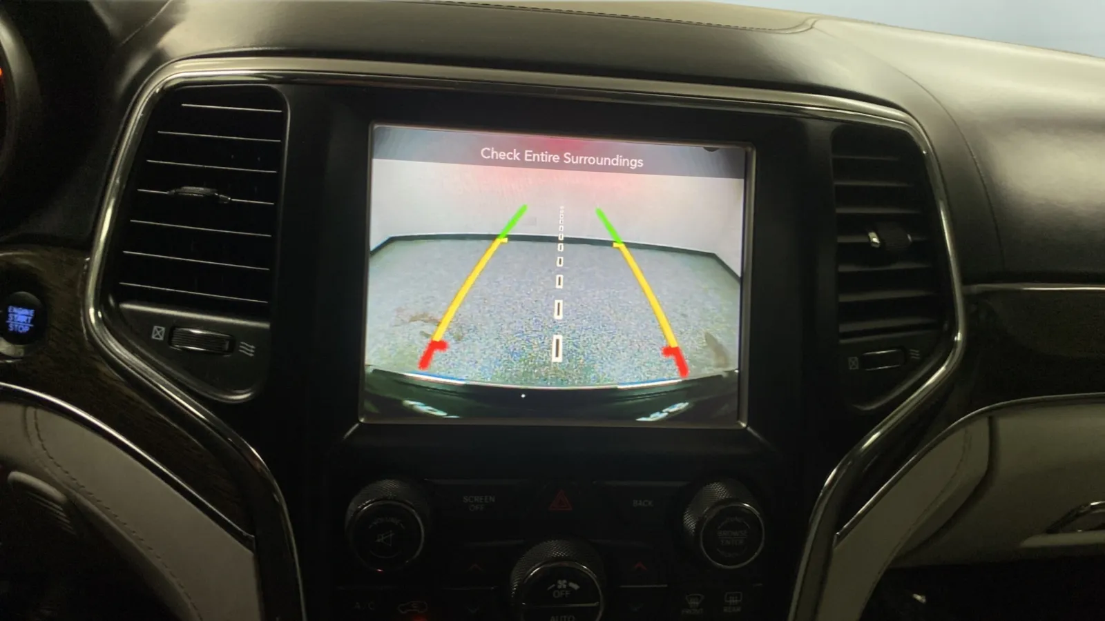 Jeep Grand Cherokee photo 13