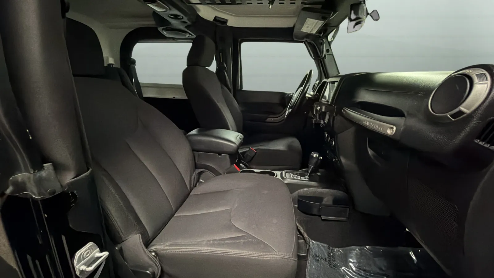 Jeep Wrangler photo 19