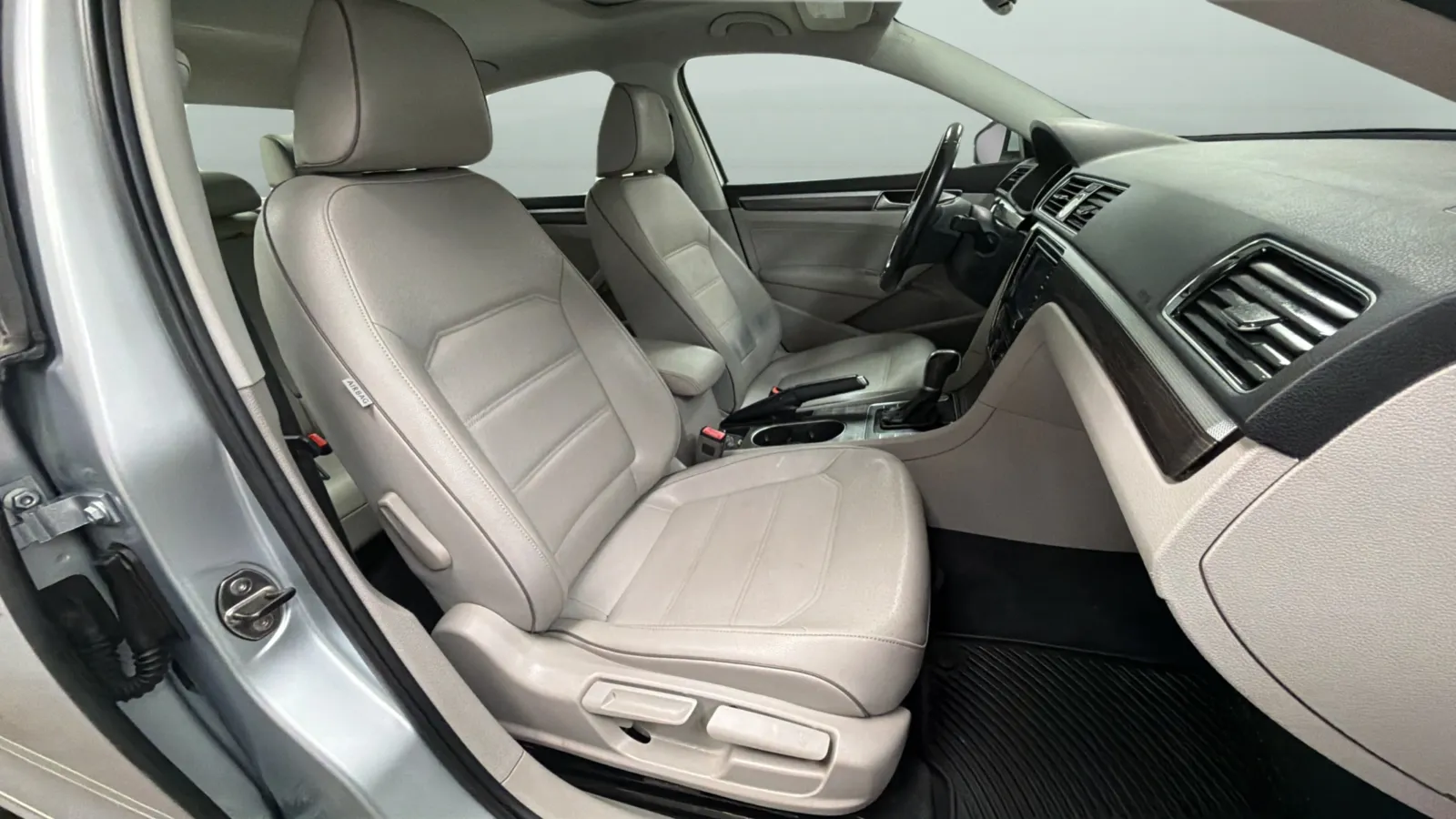Volkswagen Passat photo 20