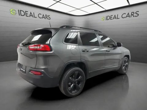 More photos of 2018 Jeep Cherokee Latitude at Ideal Cars - Broadway, AZ