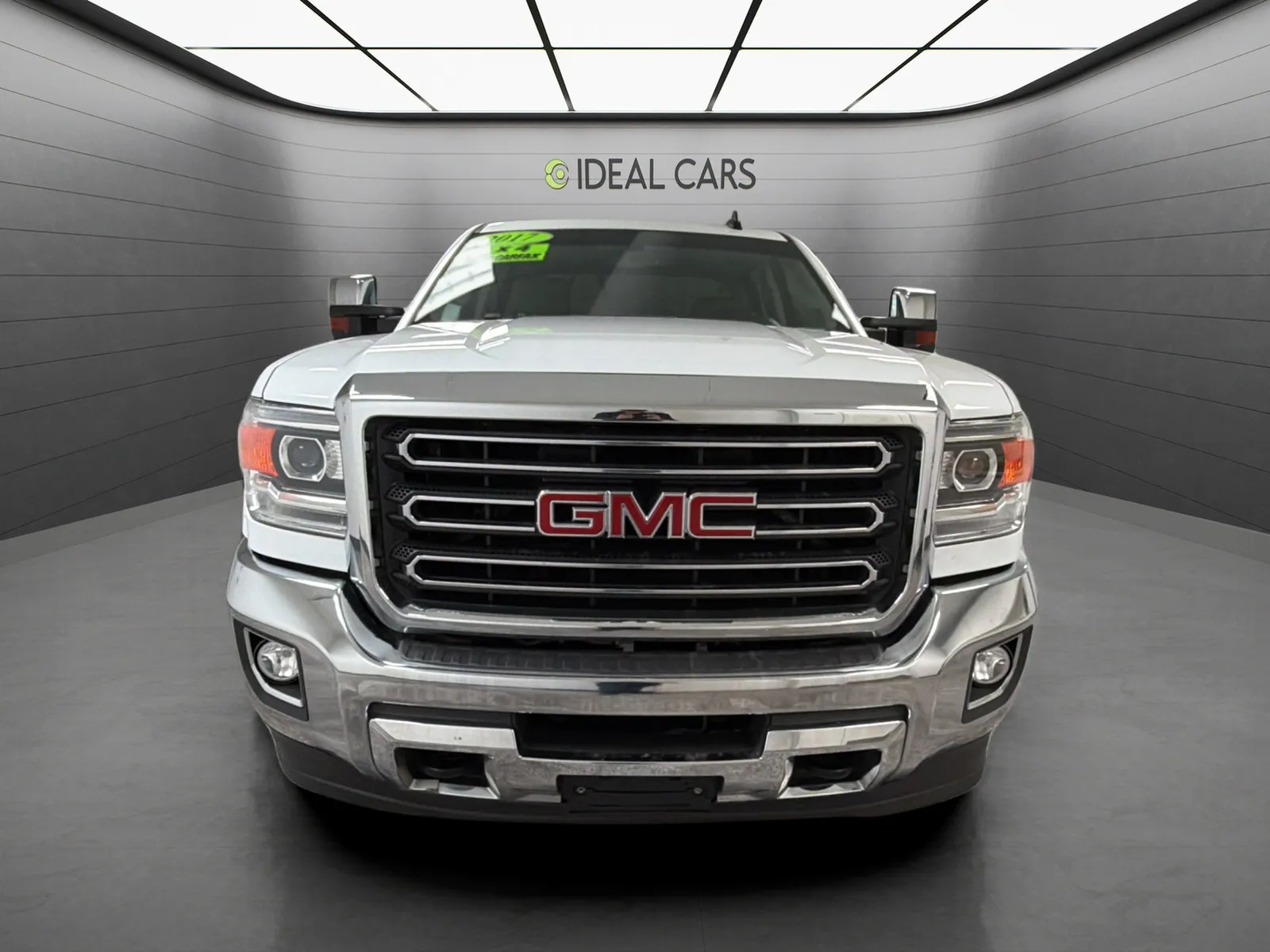 GMC Sierra photo 2