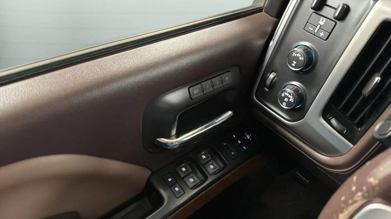 GMC Sierra photo 15