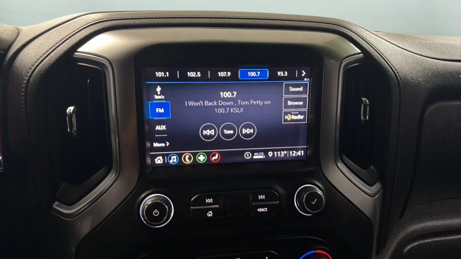 Chevrolet Silverado photo 13